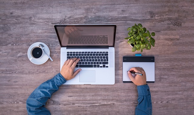 laptop-2838921_640 Image by Lukas Bieri from Pixabay
